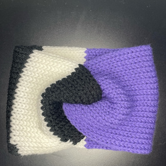 Messy bun ear warmers - Picture 3 of 3